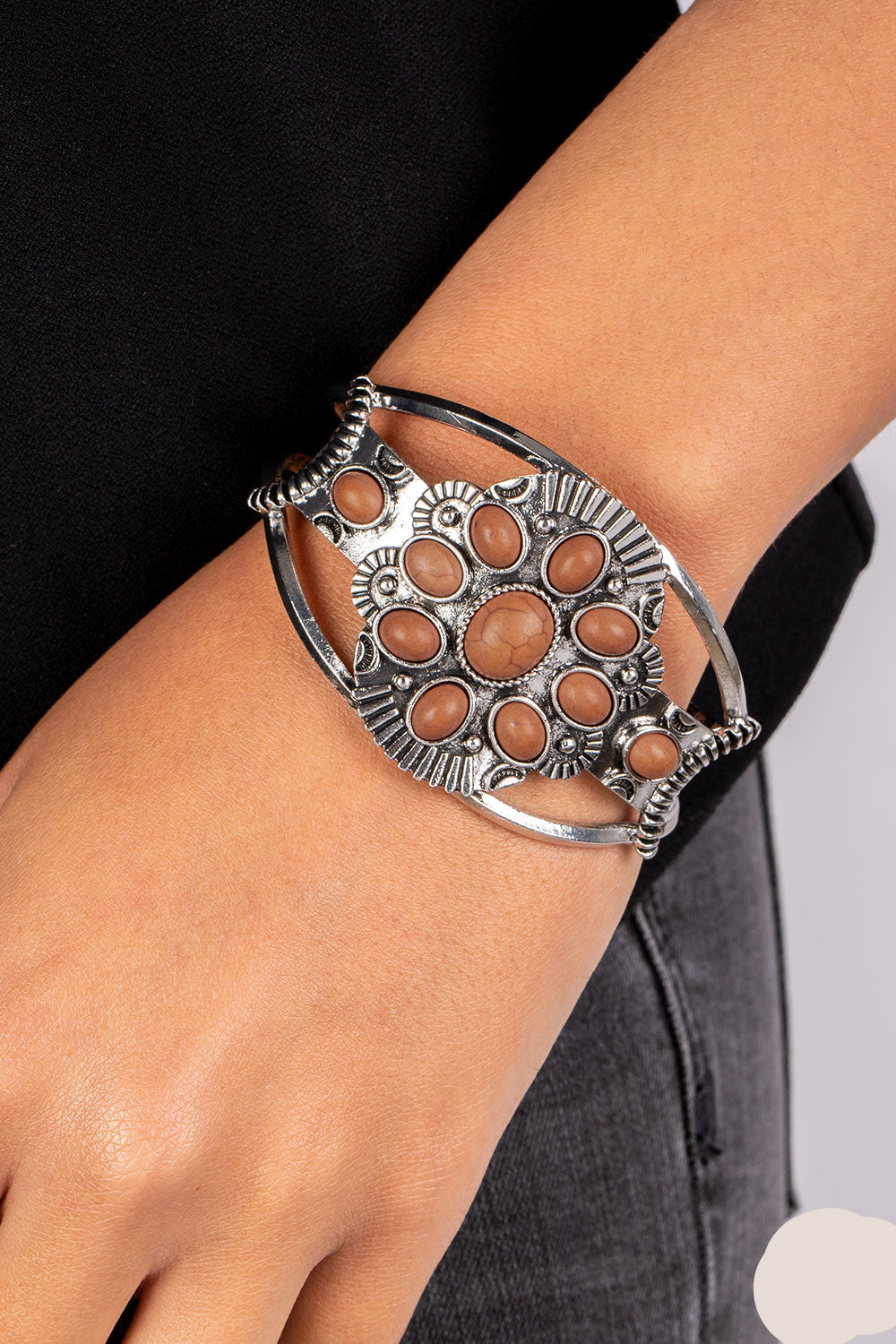Paparazzi Bracelets - Wistfully Western - Brown - B1730