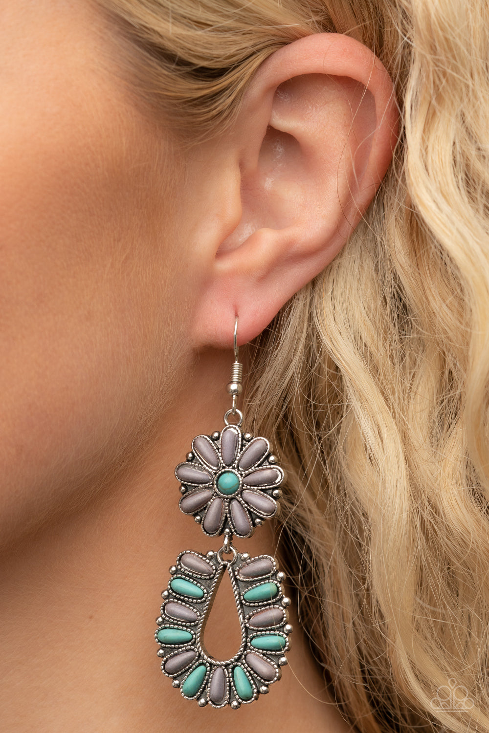 Paparazzi Earrings - Badlands Eden - Silver