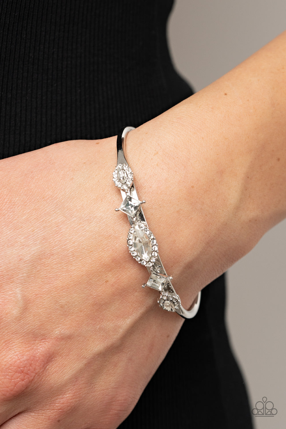 Paparazzi Bracelets - Disarming Dazzle - White