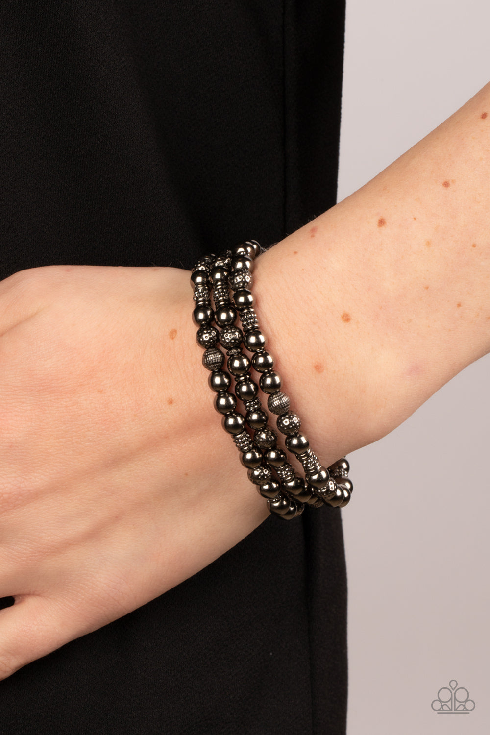 Paparazzi Bracelets - Boundless Boundaries - Black