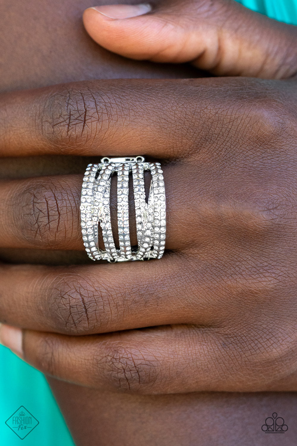Paparazzi Rings - Knock-out Opulence - White - Fashion Fix