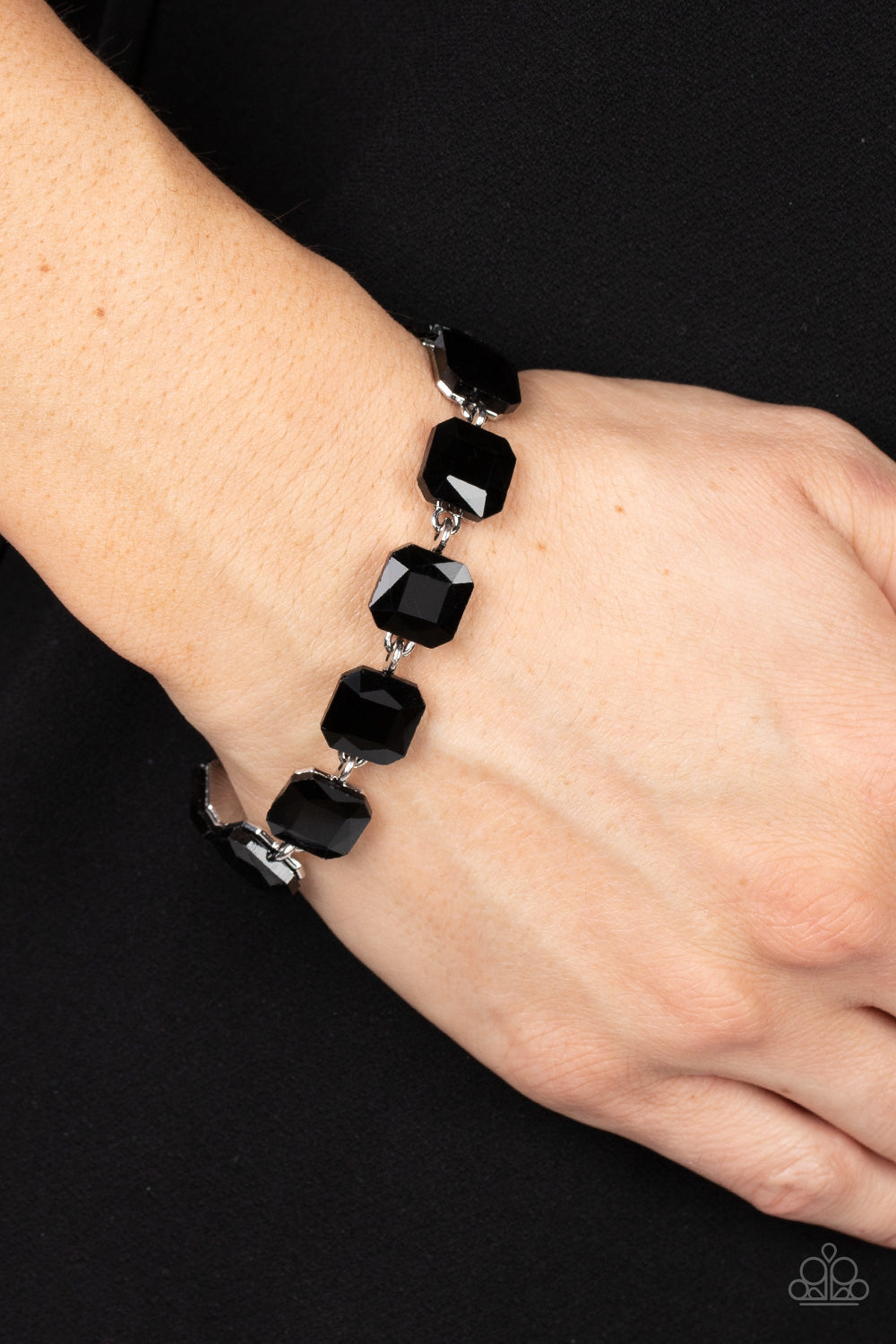 Paparazzi Bracelets - Mind-Blowing bling - Black