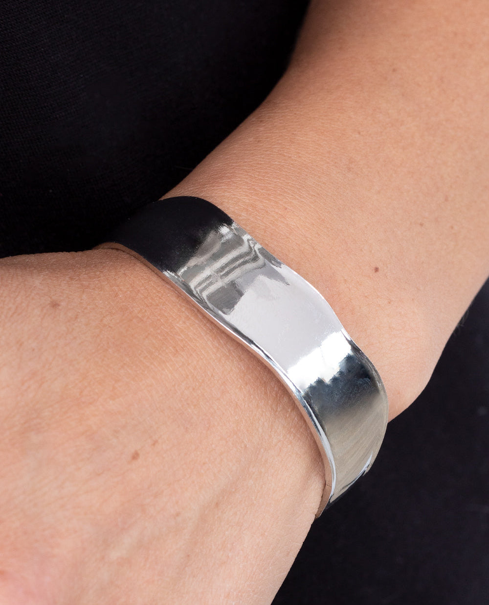 Paparazzi Bracelets - Wayward Waves - Silver
