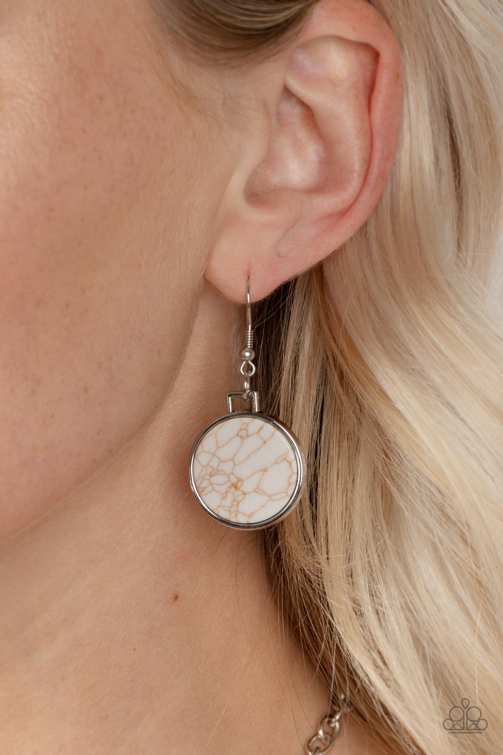 Paparazzi Necklaces - Santa Fe Flats - White