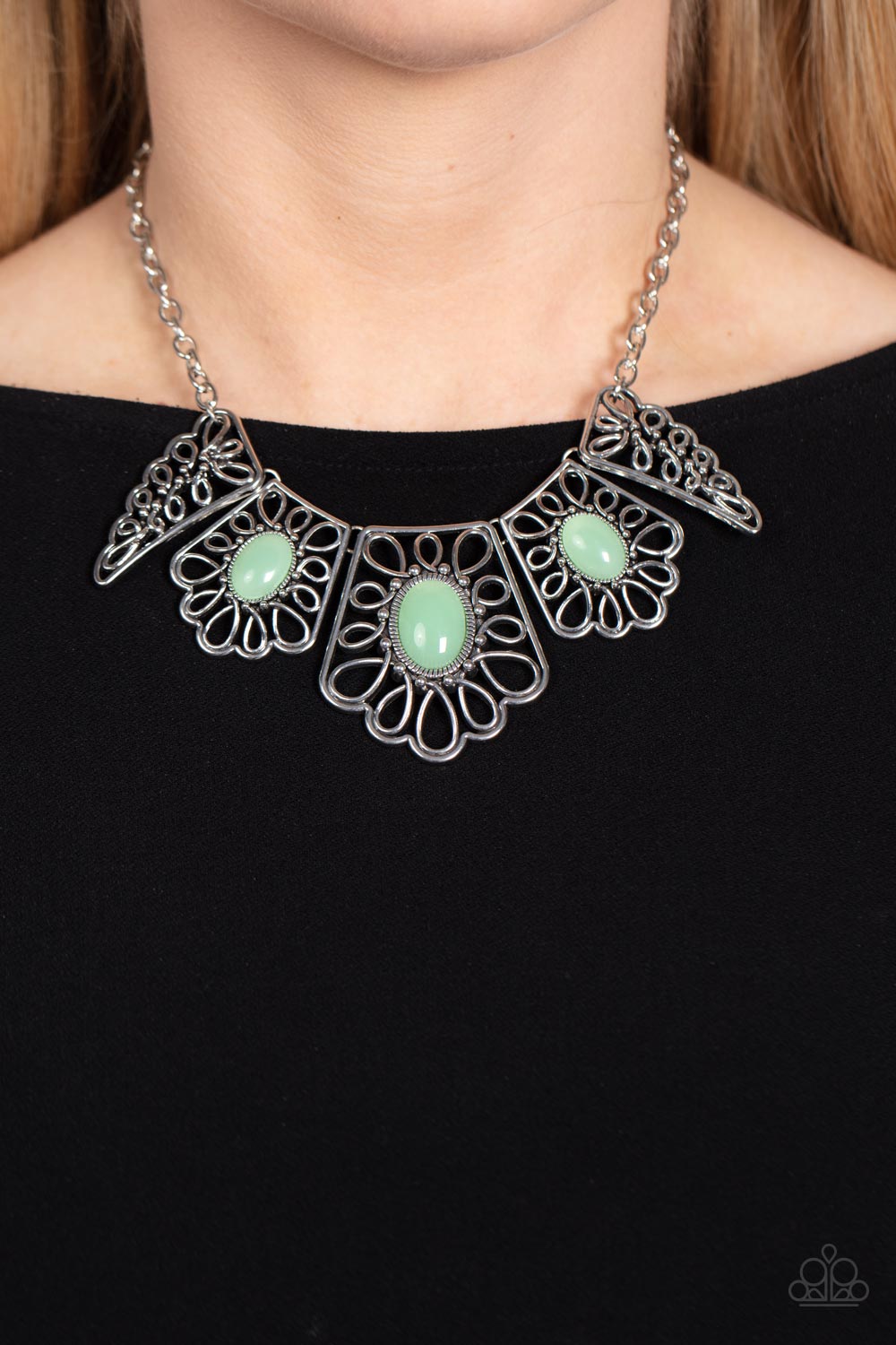 Paparazzi Necklaces - Glimmering Groves - Green