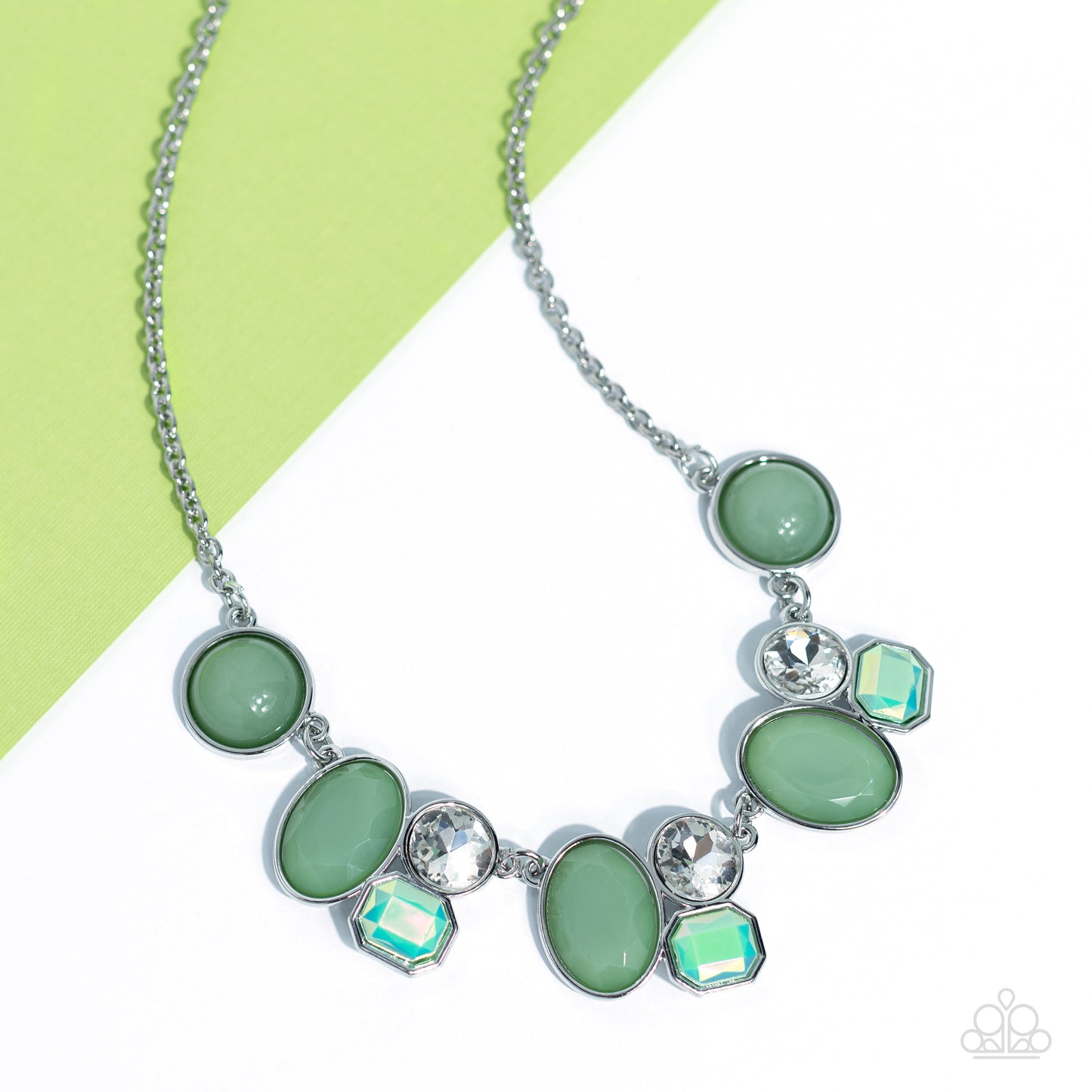 Paparazzi Necklaces - Fantasy World - Green