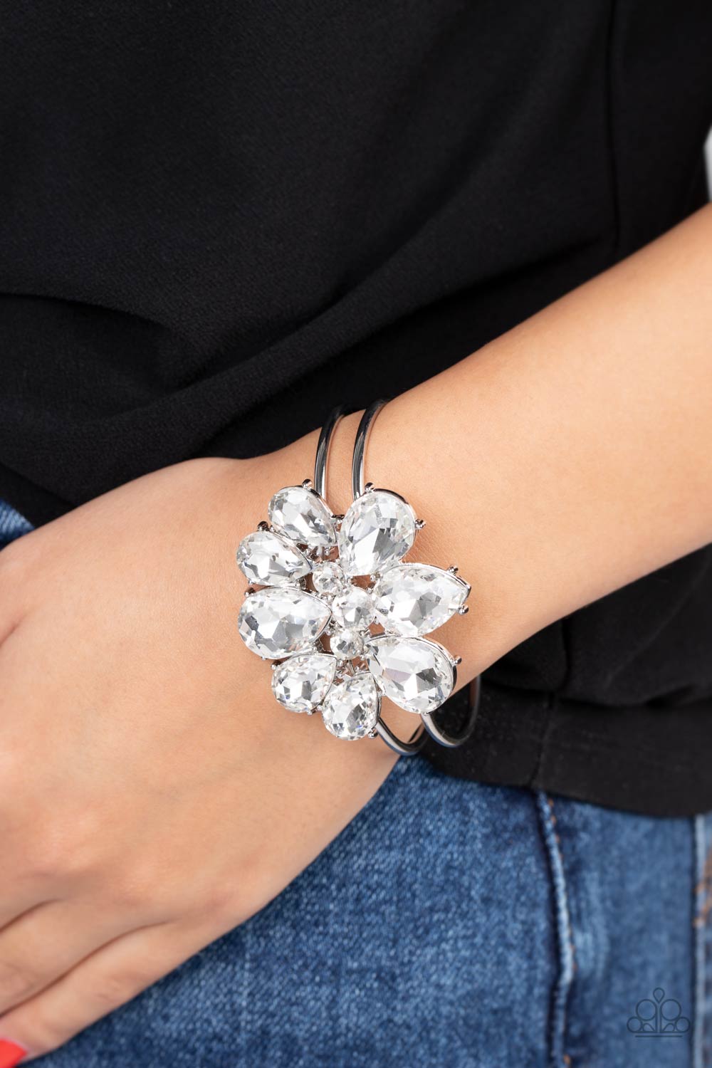Paparazzi Bracelets - Dauntless is More - White