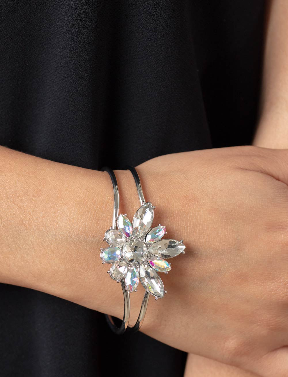 Paparazzi Bracelets - Chic Corsage - White