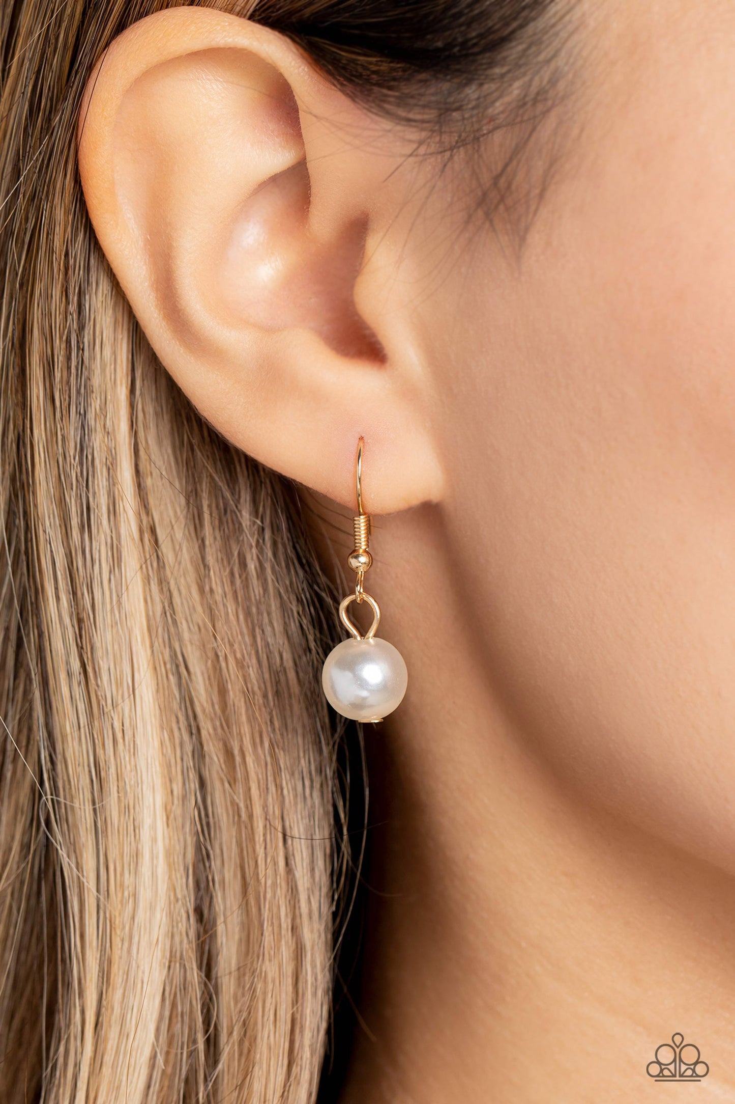 Paparazzi Necklaces - Countess Chic - Gold