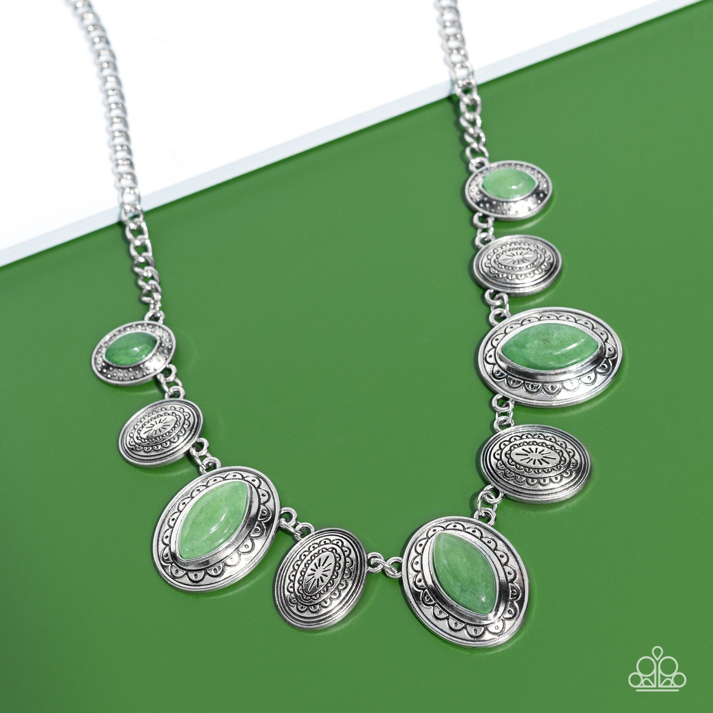 Paparazzi Necklaces - Textured Trailblazer - Green