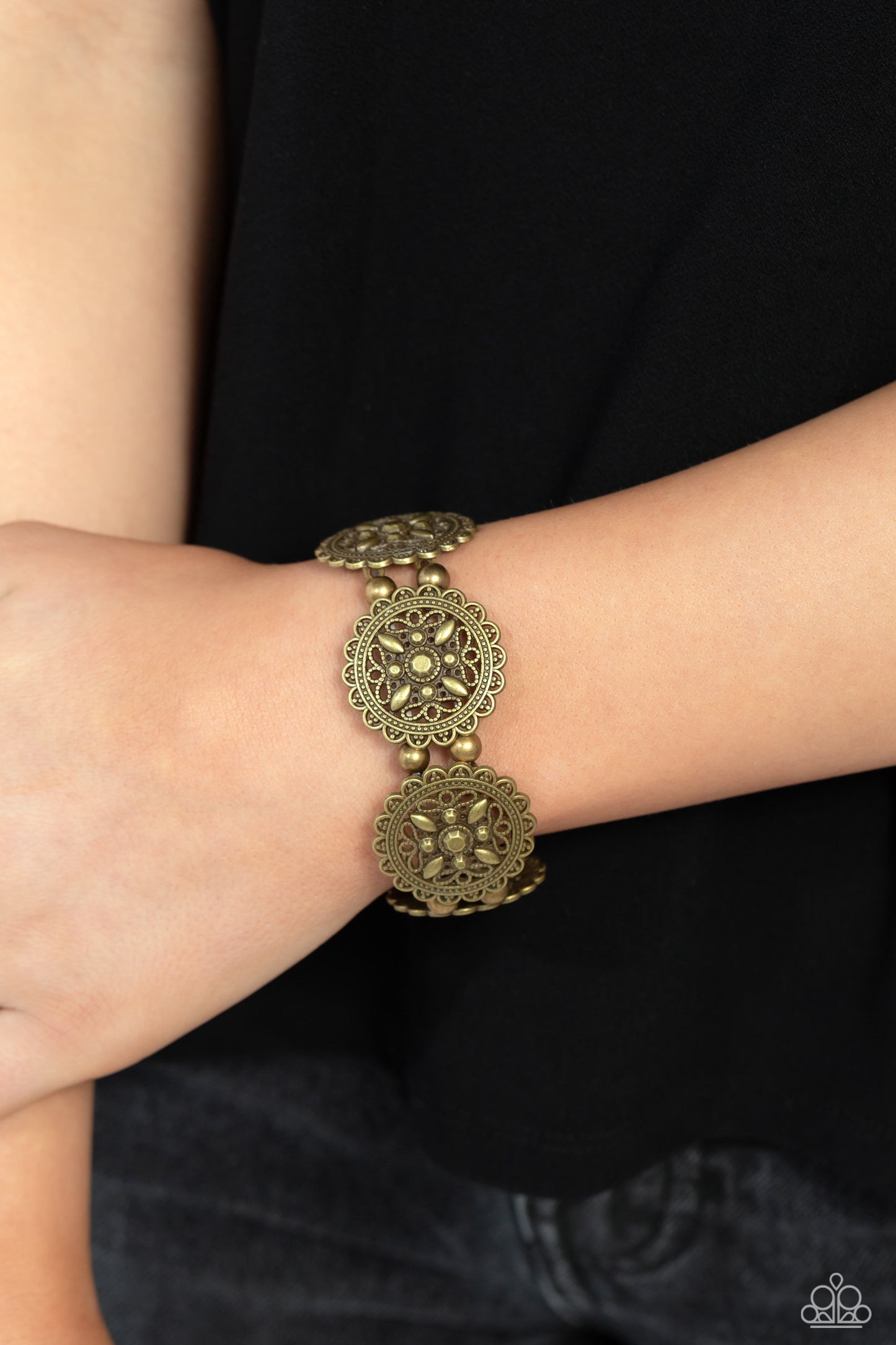 Paparazzi Bracelets - Leave of Lace - Brass