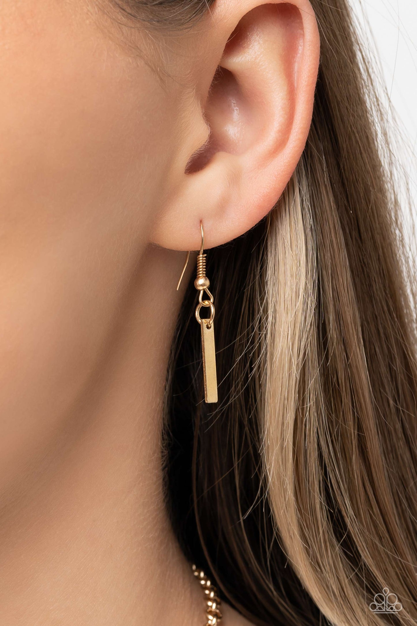 Paparazzi Necklaces - Cue the Chandelier - Gold