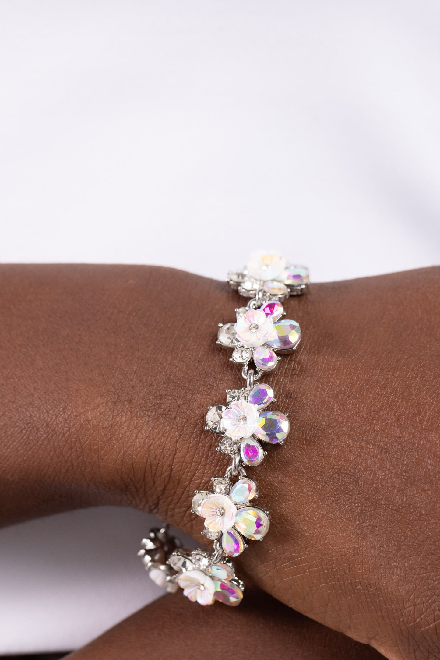 Paparazzi Bracelets - Floral Frenzy - White