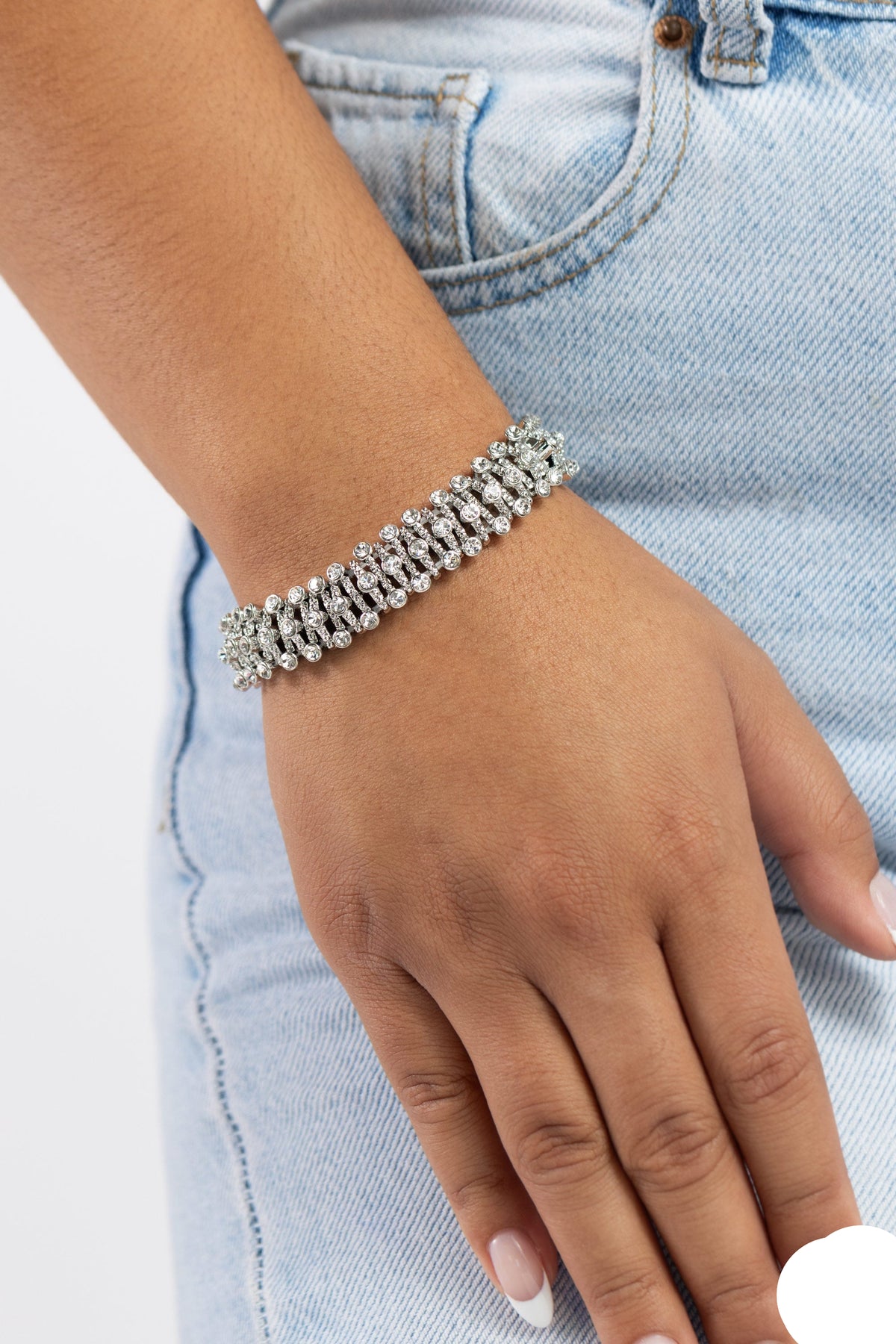 Paparazzi Bracelets - Corporate Confidence - White - B2068