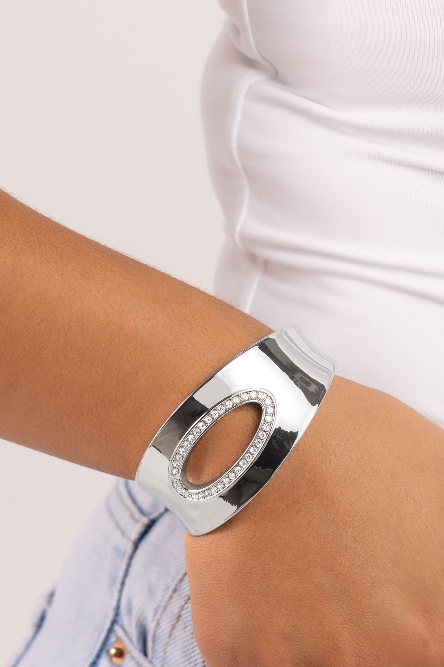 Paparazzi Bracelets - Raised in Radiance - White