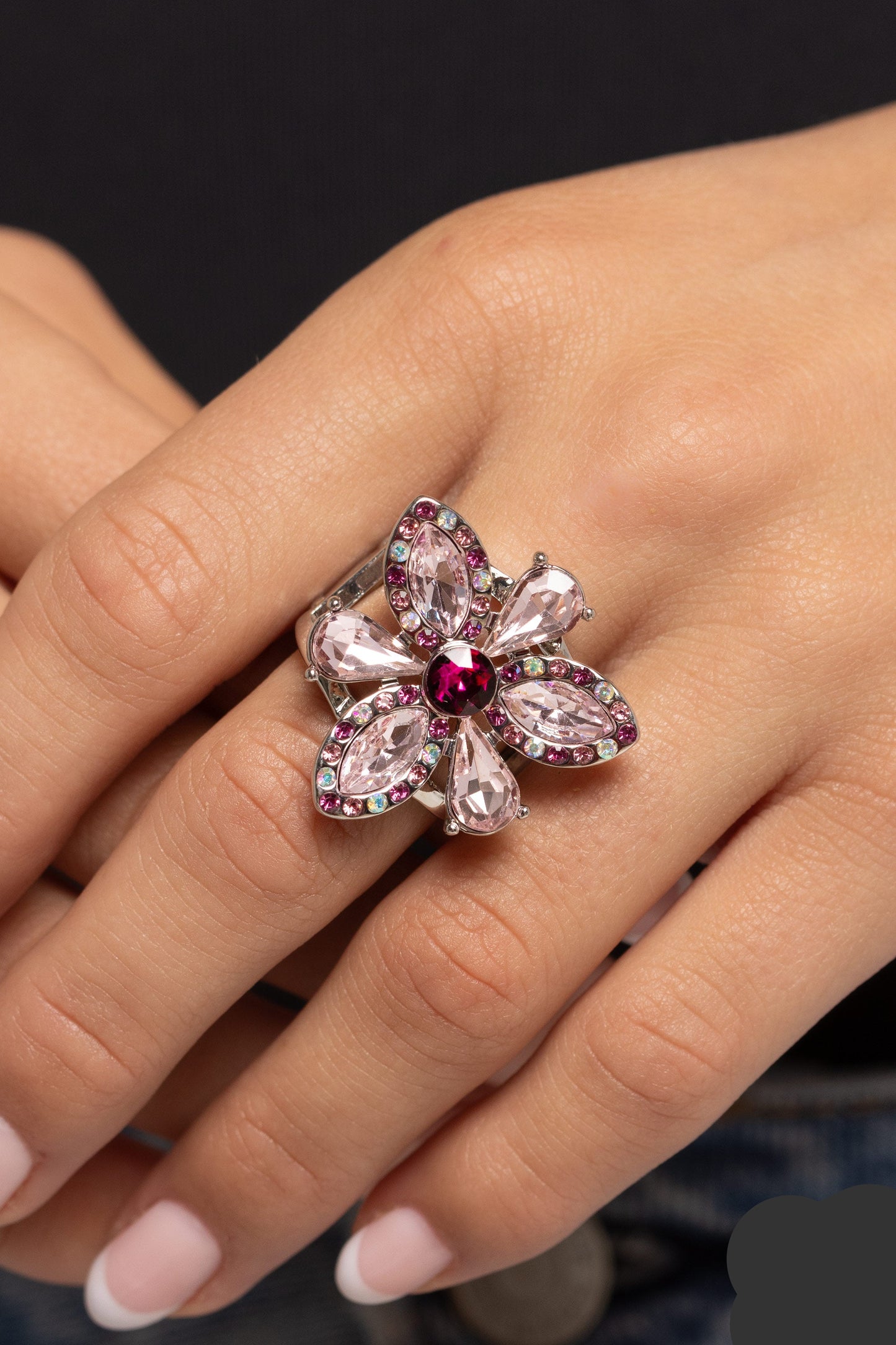 Paparazzi Rings - Blazing Blooms - Pink