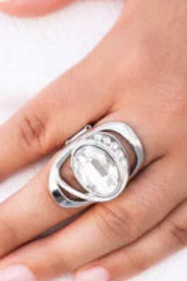 Paparazzi Rings - Mountain View Meadow - White