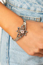 Paparazzi Bracelets - Sahara Garden - Pink