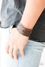 Paparazzi Urban Collection - In Or Outlaw - Brown