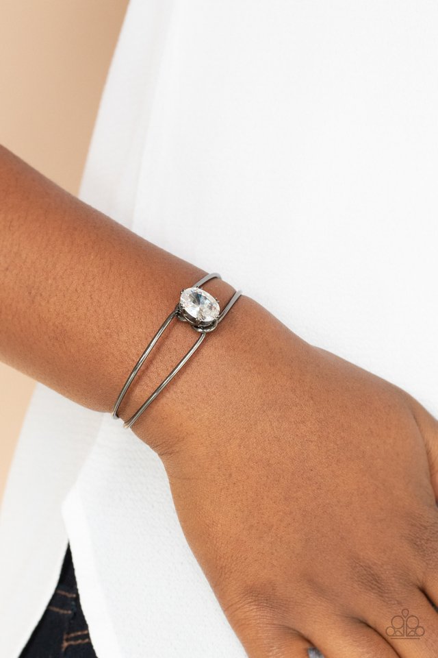 Paparazzi Bracelets - GLOW No Mercy - Black