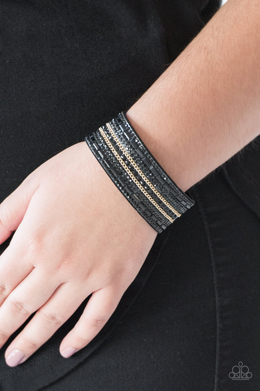 Paparazzi Urban Collection - Rebel Radiance - Black/Gold