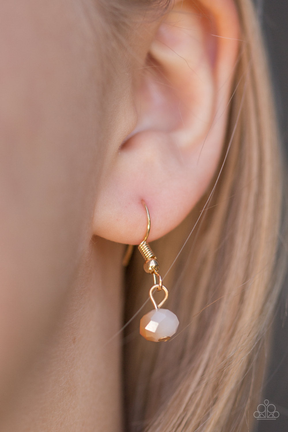 Paparazzi Necklaces - Fashion Show Fabulous - Gold