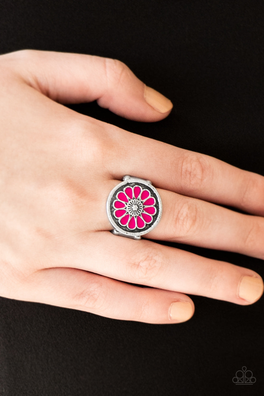 Paparazzi Rings - Garden View - Pink