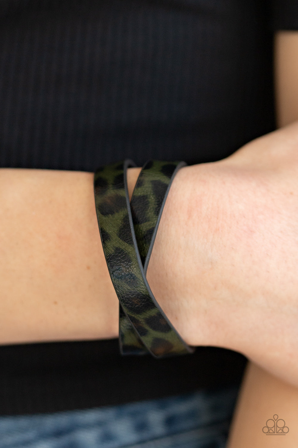 Paparazzi Urban Collection - All Grrirl - Green Wrap