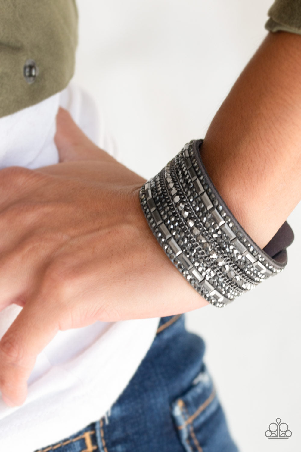 Paparazzi Urban Collection - Rebel Radiance - Silver