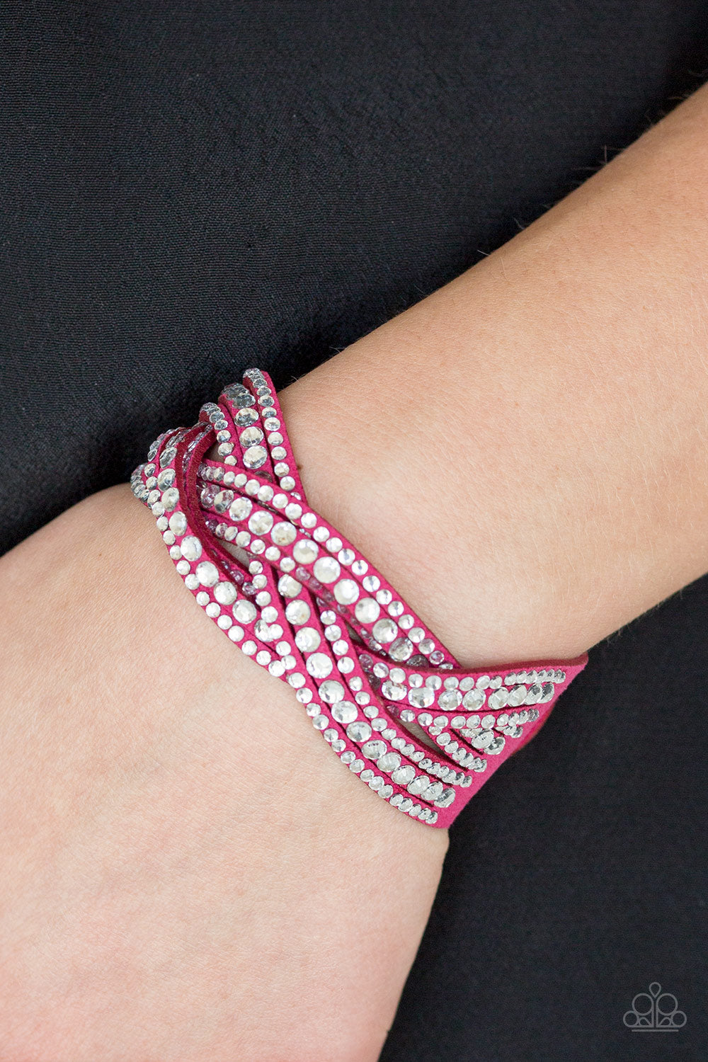 Paparazzi Urban Collection - Bring On the Bling - Pink