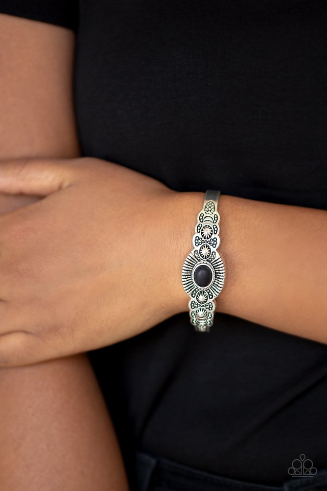Paparazzi Bracelets - Wide Open Mesas - Black