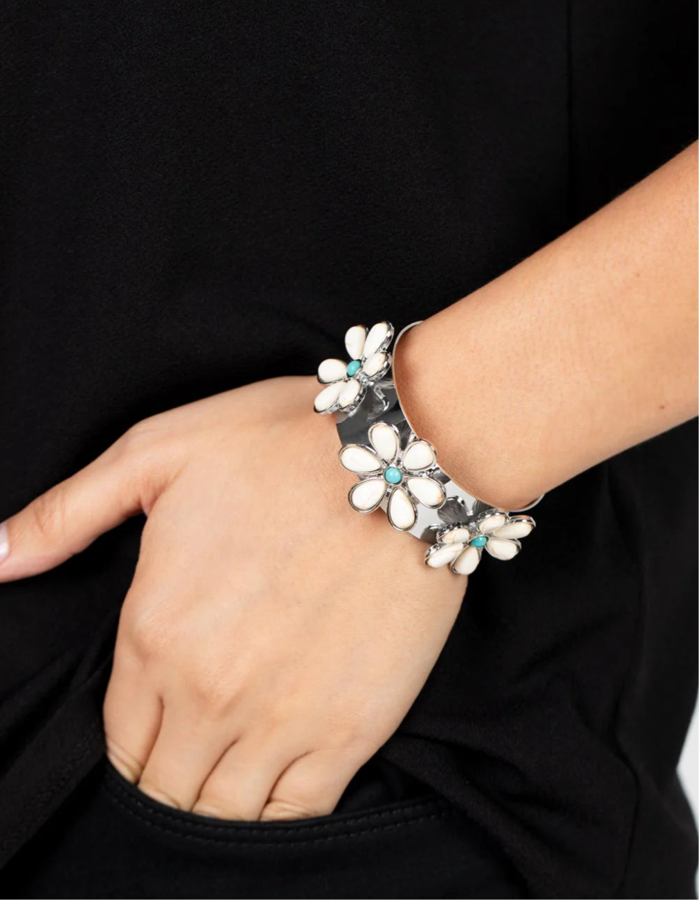 Paparazzi Bracelets - Desert Flower Patch - Multi