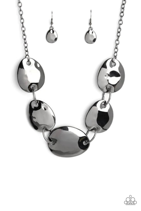 Paparazzi Necklaces - That Ring You Do - Black