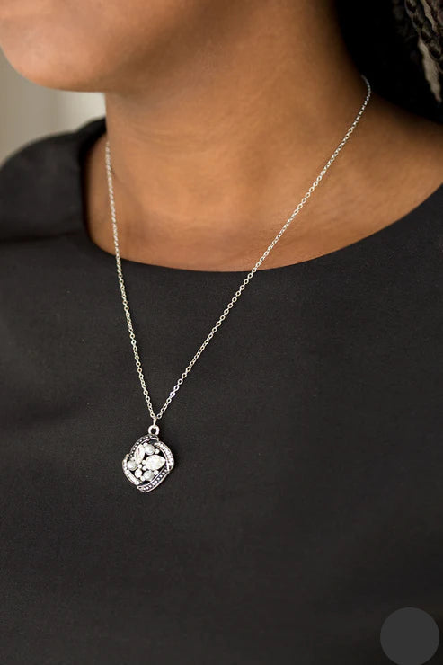 Paparazzi Necklaces - Speaking of Timeless - Silver