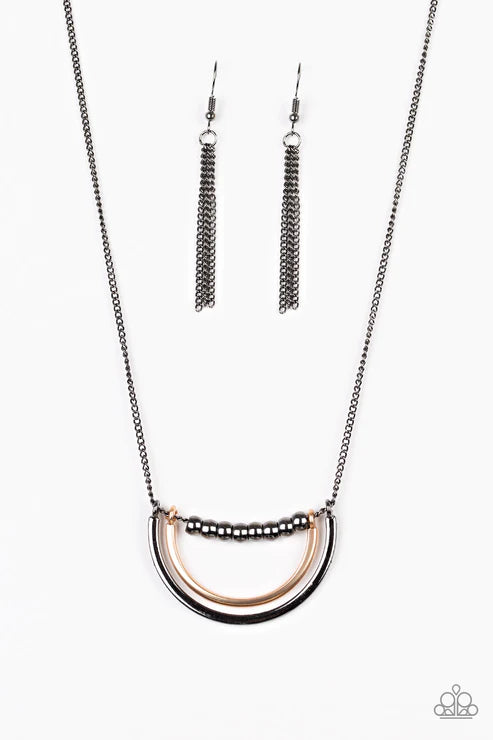 Paparazzi Necklaces - Artificial Arches - Black