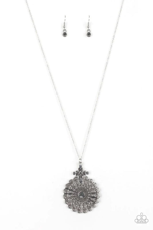 Paparazzi Necklaces - Walk on the Wildflower Side - Silver