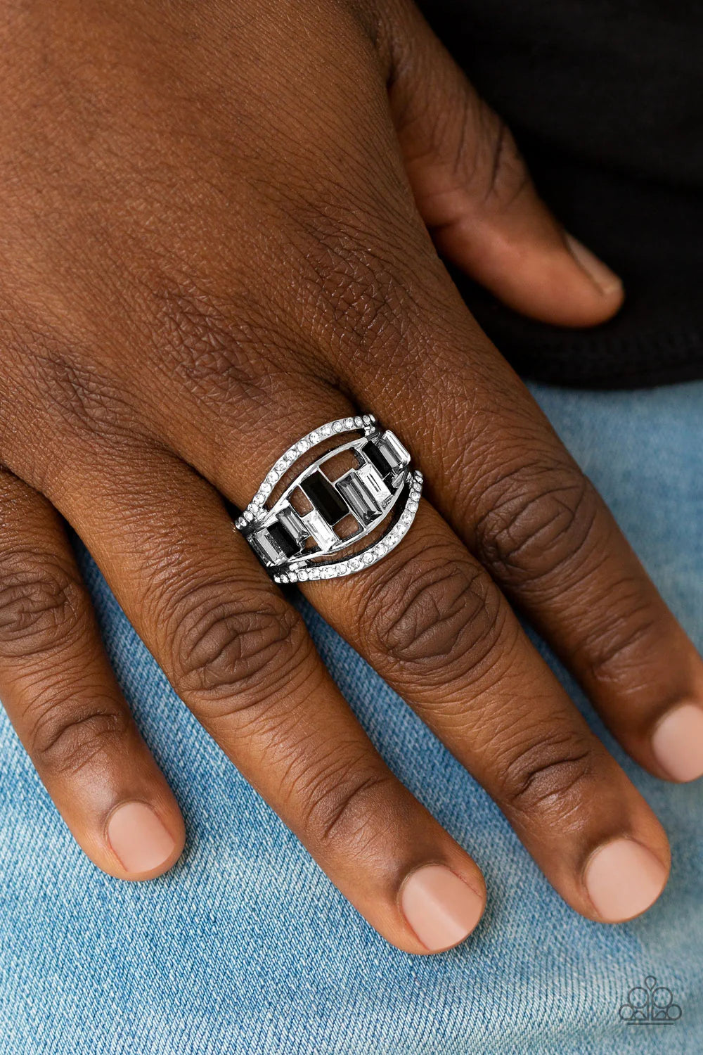 Paparazzi Rings - Treasure Chest Charm - Black
