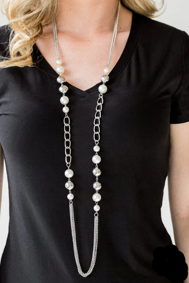 Paparazzi Necklaces - Uptown Talker - White
