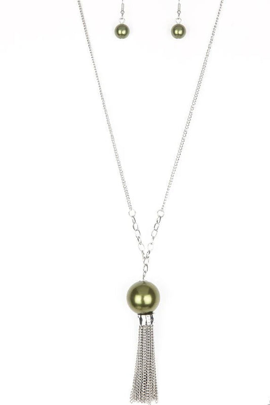 Paparazzi Necklaces - Belle of the Ballroom - Green