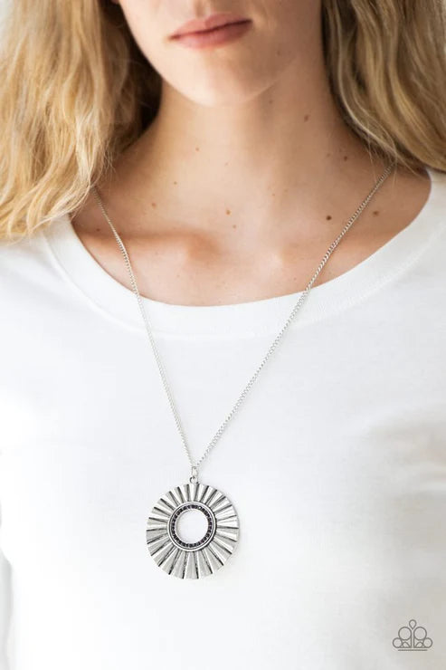 Paparazzi Necklaces - Chicly Centered - Purple