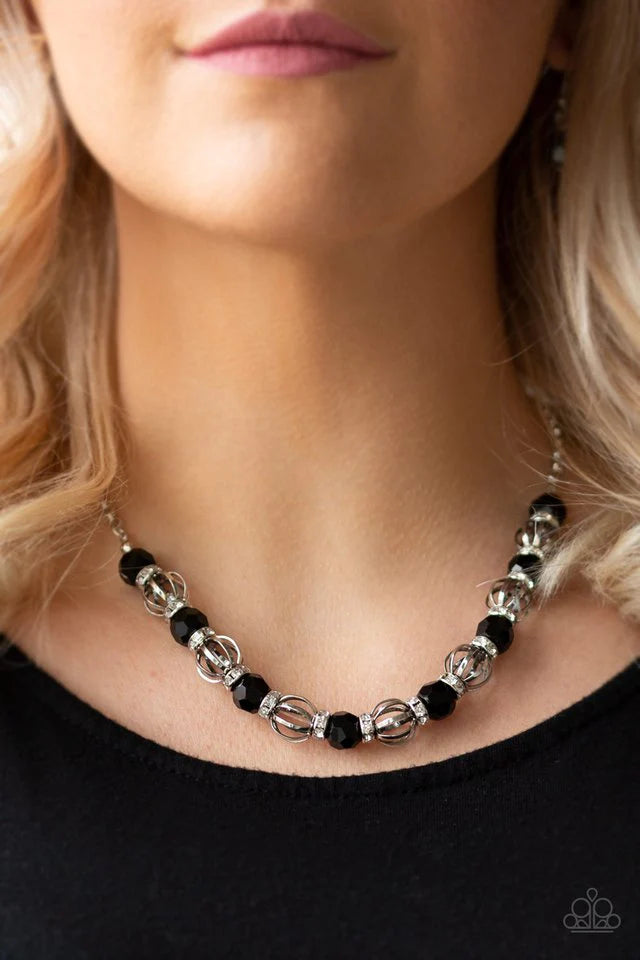 Paparazzi Necklaces - Metro Majestic - Black