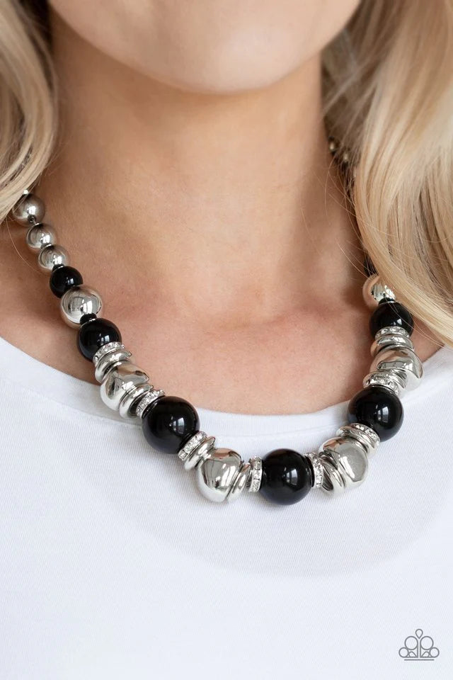 Paparazzi Necklaces - Hollywood Haute Spot - Black
