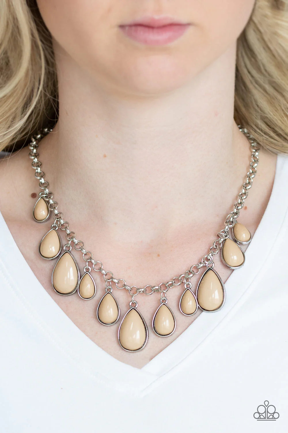 Paparazzi Necklaces - Jaw-Dropping Diva - Brown