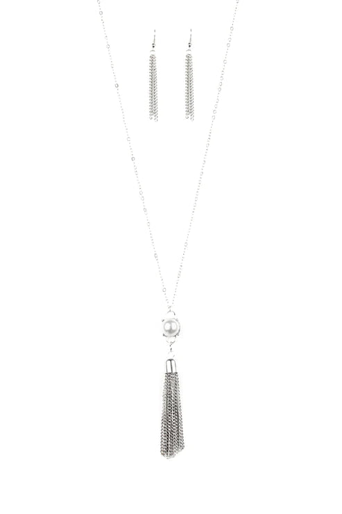 Paparazzi Necklaces - Diva Dance Party - White
