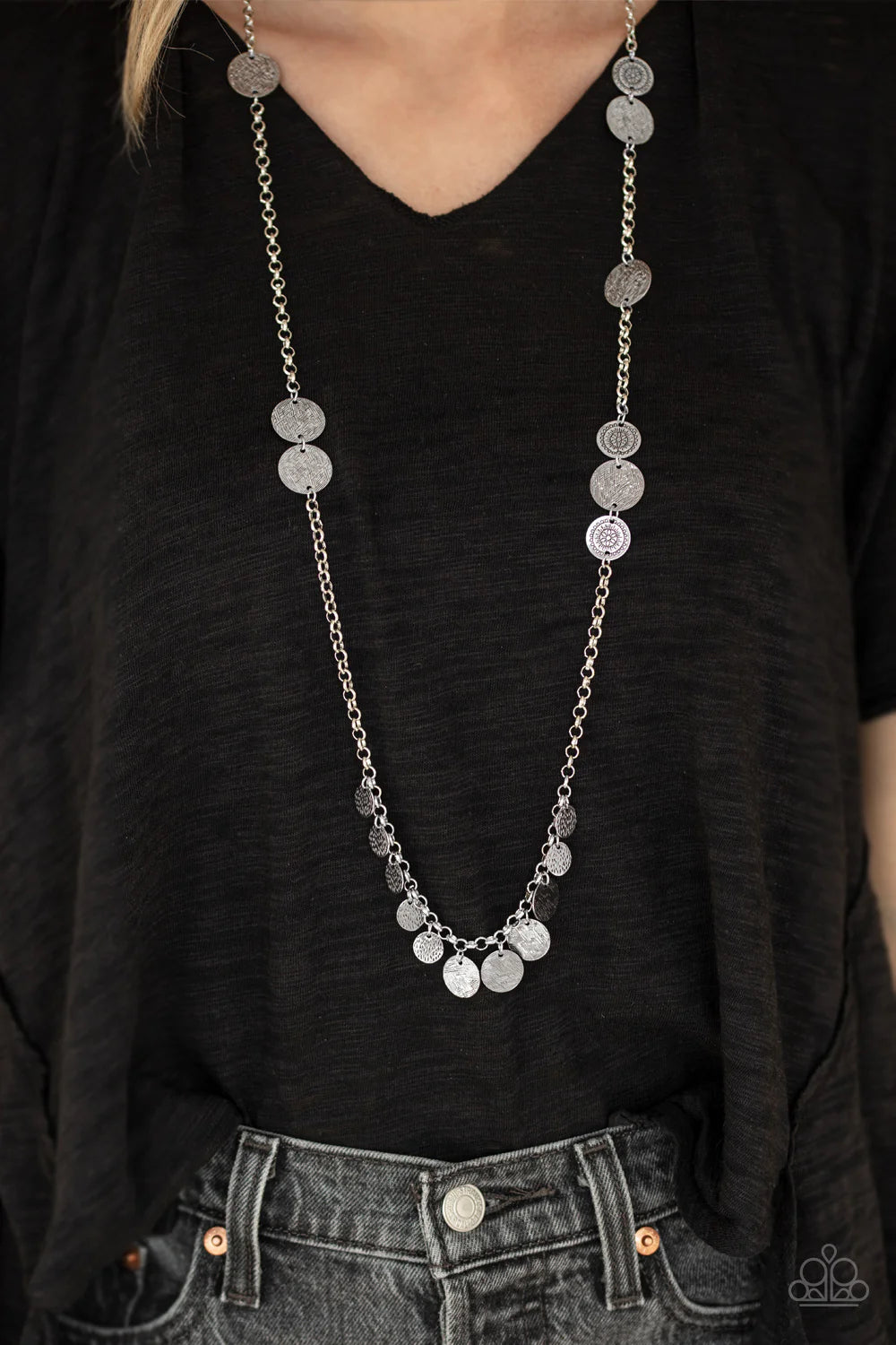 Paparazzi Necklaces - Trailblazing Trinket - Silver