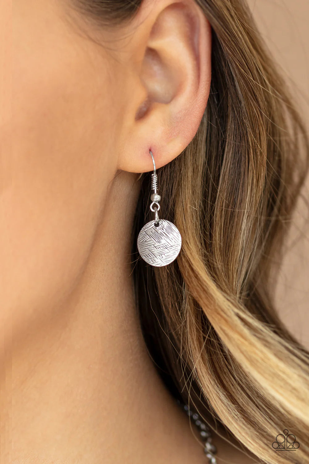 Paparazzi Necklaces - Trailblazing Trinket - Silver