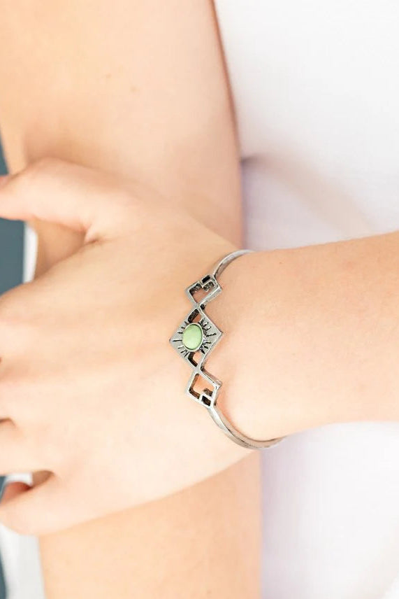 Paparazzi Bracelets - Dainty Deco - Green