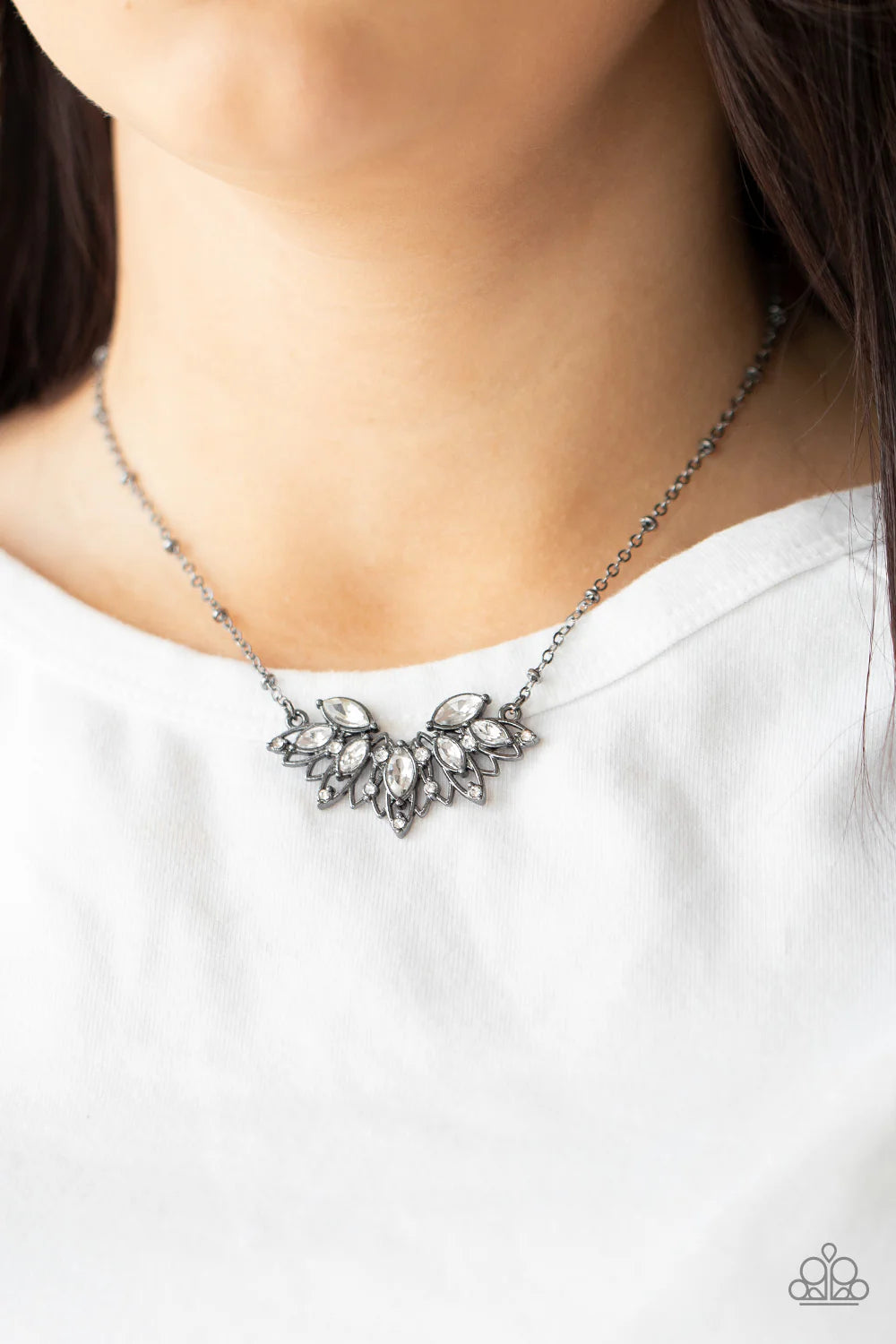 Paparazzi Necklaces - Deluxe Diadem - Black