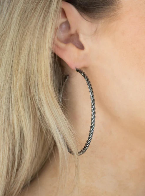 Paparazzi Earrings - Resist the Twist - Black