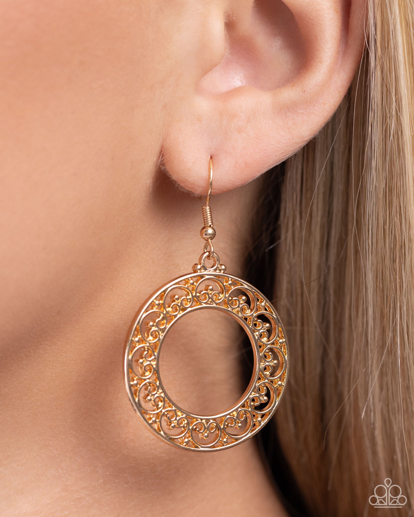 Paparazzi Earrings - Vineyard Valentine - Gold